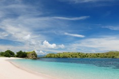 KOMODO PINK BEACH UBER SCUBA.jpg