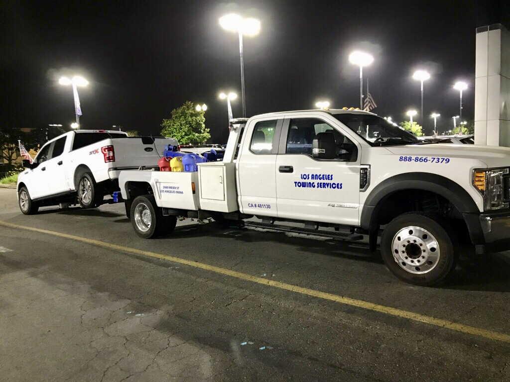 Los Angeles Towing Services Has a New Medium Duty Wheel Lift Truck