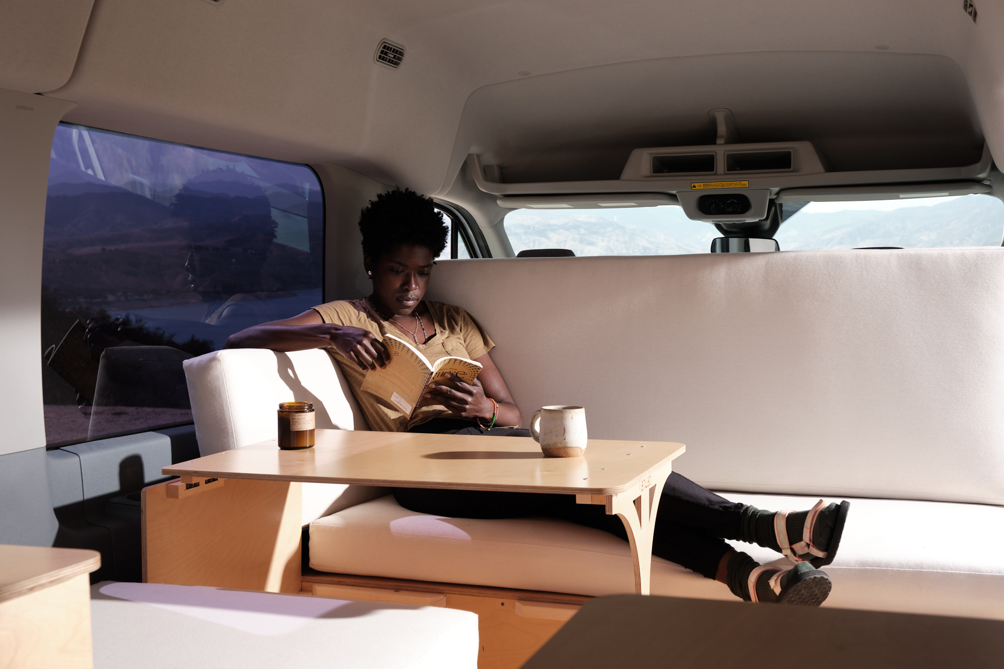 VanLab USA Launches FirstEver Flat Pack Designed Furniture for Van