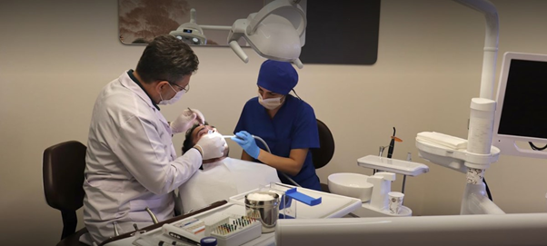 Diş Hekimi.  Adil Ummahan – Türkiye’de Dental İmplantlar için Emlak Seçimi 2022